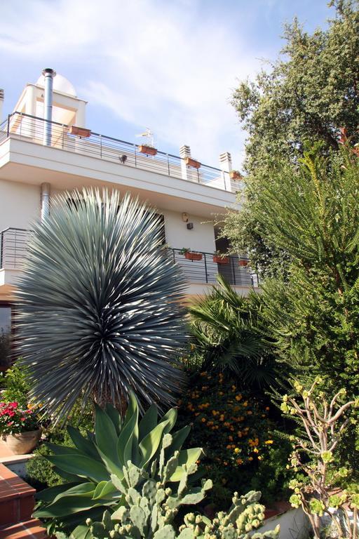 B&B Villa Il Sughero Monopoli Exteriör bild