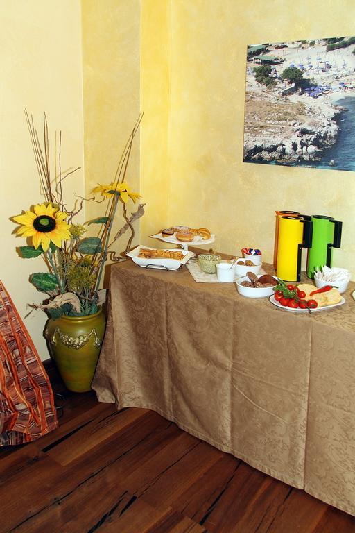 B&B Villa Il Sughero Monopoli Exteriör bild