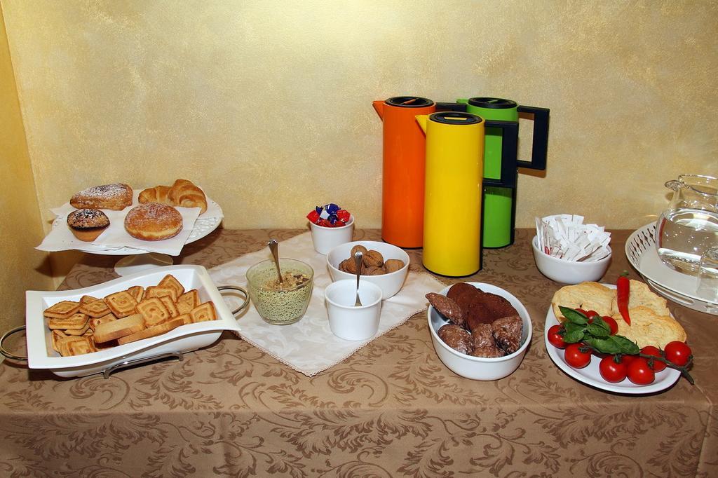 B&B Villa Il Sughero Monopoli Exteriör bild