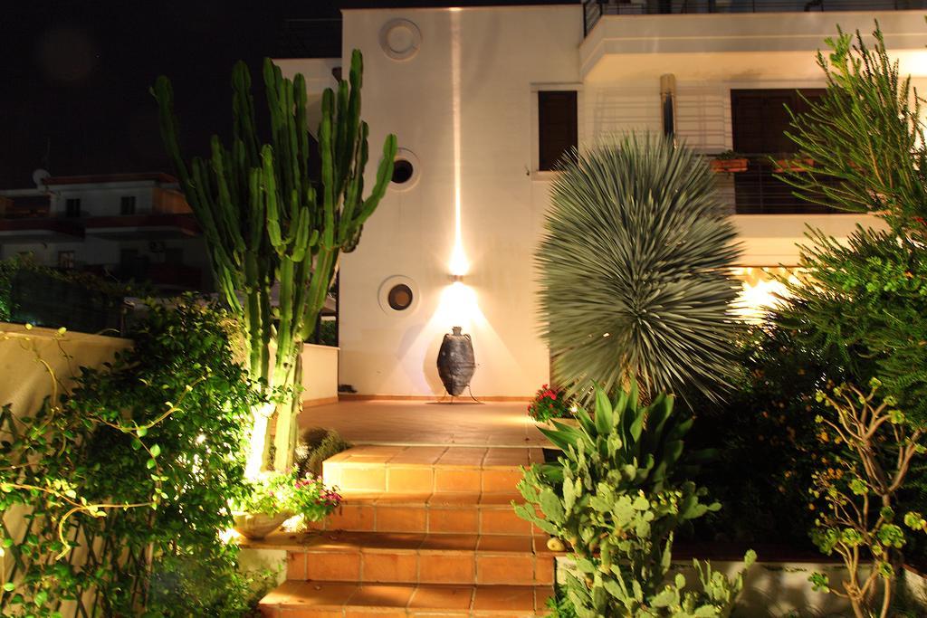 B&B Villa Il Sughero Monopoli Exteriör bild