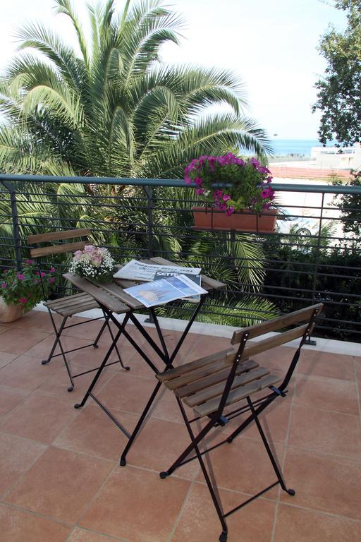 B&B Villa Il Sughero Monopoli Rum bild